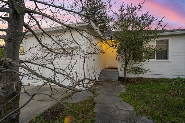 80 Hilltop Drive, San Carlos CA: https://media.crmls.org/mediaz/f23bdda1-e3d1-4d5f-b10f-86546fa3f12f.jpg