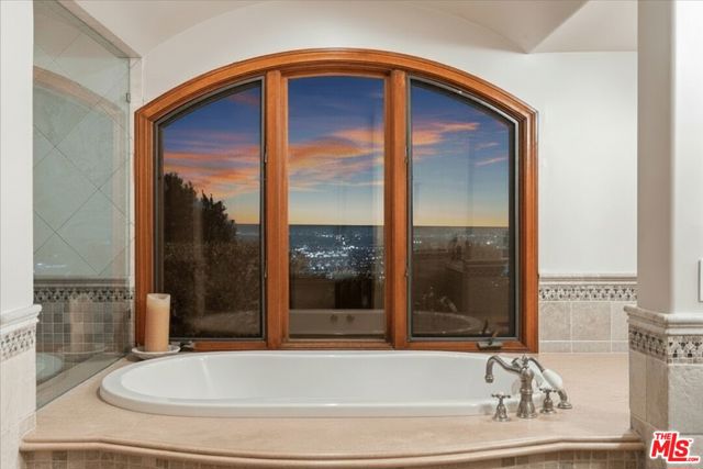 1740 Carla, Beverly Hills CA: https://media.crmls.org/mediaz/f23c1885-7e2c-4081-a729-1f8b80bde76a.jpg