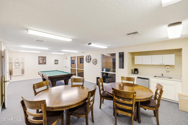 348 Chestnut Hill Court, Thousand Oaks CA: https://media.crmls.org/mediaz/f23c5269-4eaa-42f5-a639-8217fa58bfe4.jpg