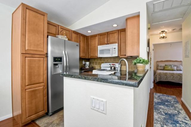 Detail Gallery Image 7 of 20 For 4243 Arroyo Vista Way #330,  Oceanside,  CA 92057 - 2 Beds | 2 Baths