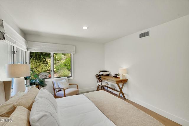 4559 Rayburn Street, Westlake Village CA: https://media.crmls.org/mediaz/f23d3c54-36a7-493b-81a5-b5f1f574b49d.jpg