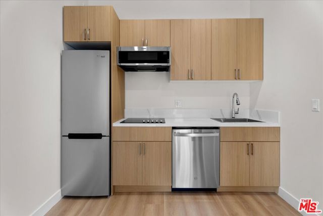 8644 Venice Boulevard, Los Angeles CA: https://media.crmls.org/mediaz/f23df88f-0bb9-458b-8ea4-88814c0e19b6.jpg