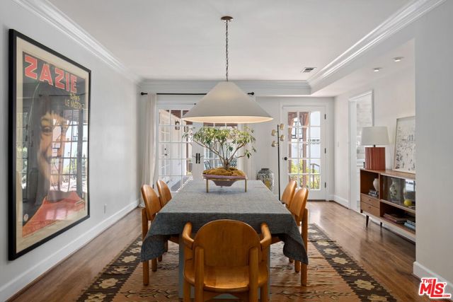 4654 Denny Avenue, Toluca Lake CA: https://media.crmls.org/mediaz/f23e9246-0b2a-4292-a50d-1d305fb0fea5.jpg