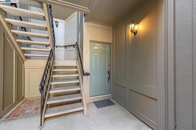 2030 Canyon Woods Drive, San Ramon CA: https://media.crmls.org/mediaz/f23eb1c5-64c5-45a5-9e1d-058ba1503ea3.jpg