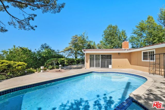 20553 Califa Street, Woodland Hills CA: https://media.crmls.org/mediaz/f23ee654-70f2-4228-a8a7-be2c0ae0ab9d.jpg