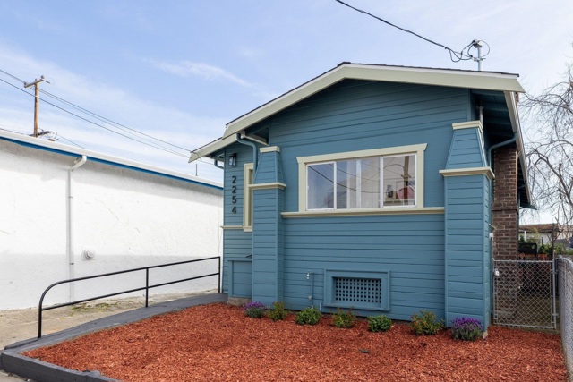 2254 62nd Ave, Oakland CA: https://media.crmls.org/mediaz/f23f16ca-1b8e-49c8-96a3-2f6f1789dc0d.jpg