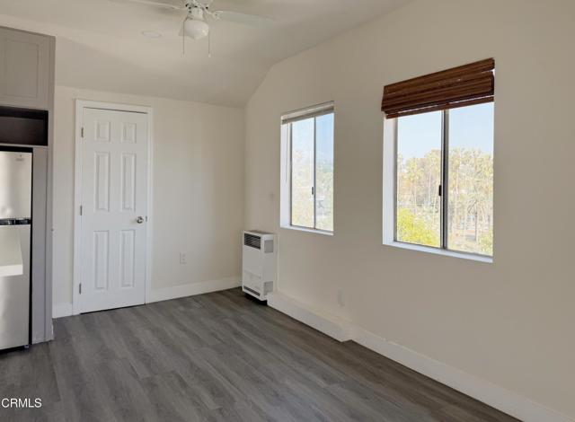 Detail Gallery Image 5 of 13 For 1827 Santa Ynez St #F,  Los Angeles,  CA 90026 - 1 Beds | 1 Baths