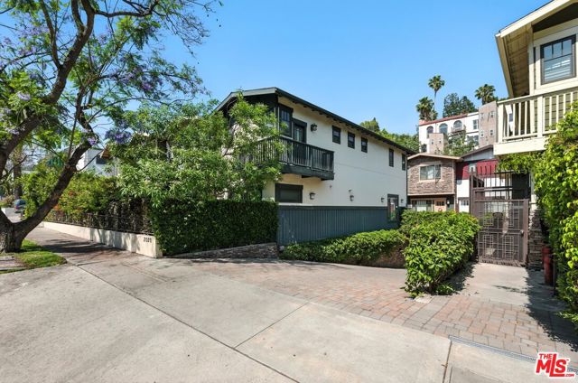 2020 Holly Drive, Los Angeles CA: https://media.crmls.org/mediaz/f23f3e88-0c42-4c2a-afb0-c0a28fbb35ca.jpg
