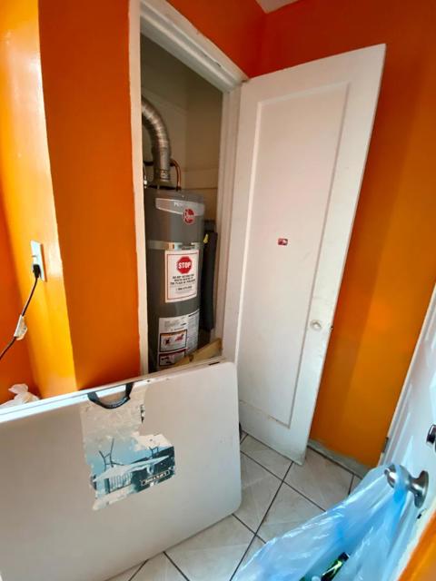 1507 E 15th Street, Oakland CA: https://media.crmls.org/mediaz/f23fae78-530d-4333-ba86-1bd22bb5a840.jpg