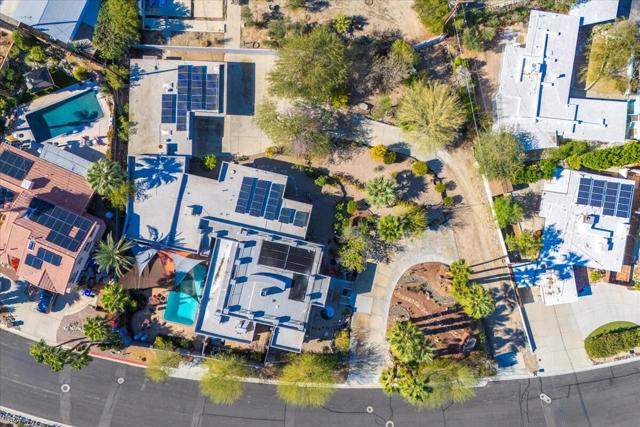 39061 Bel Air Drive, Cathedral City CA: https://media.crmls.org/mediaz/f2404939-5bfd-47a0-b225-d12c0f042139.jpg