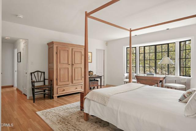 818 Huntington Garden Drive, San Marino CA: https://media.crmls.org/mediaz/f2409663-61bc-432b-8a12-d6f940781c16.jpg