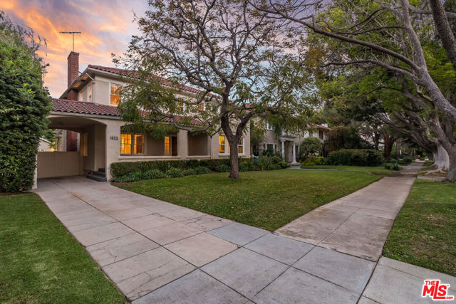 1622 N Orange Grove Avenue, Los Angeles CA: https://media.crmls.org/mediaz/f24150e3-3a35-4430-81ec-e6e127cc1525.jpg