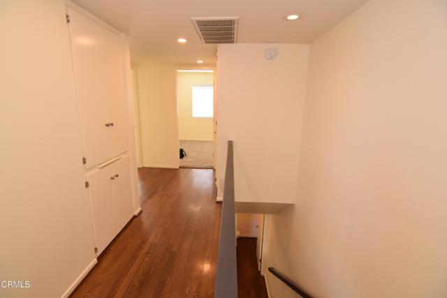 Detail Gallery Image 17 of 46 For 13340 Maxella Ave #3,  Marina Del Rey,  CA 90292 - 3 Beds | 2/1 Baths