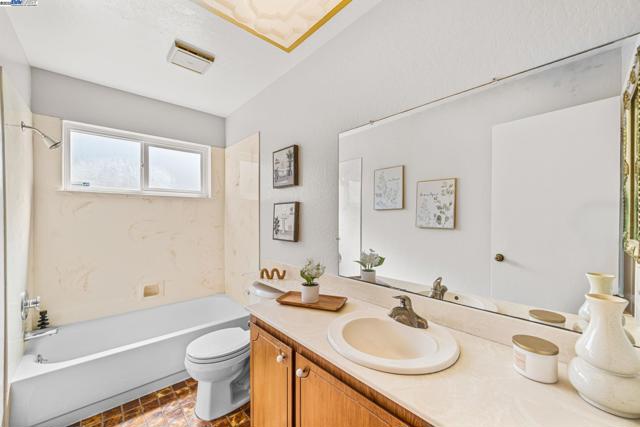 36092 Blair Pl, Fremont CA: https://media.crmls.org/mediaz/f24239bd-f4d9-4b2c-8d59-24acca89c368.jpg