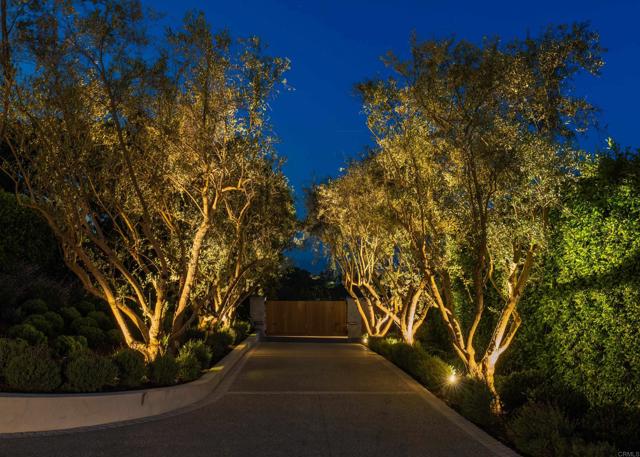 6260 Waverly Avenue, La Jolla CA: https://media.crmls.org/mediaz/f2427e39-274d-4e18-b03a-b7a89290a2d5.jpg