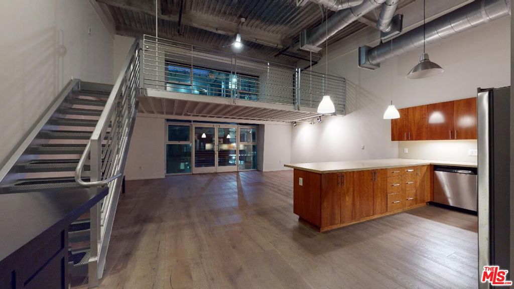1130 S Flower Street 413, Los Angeles, CA 90015