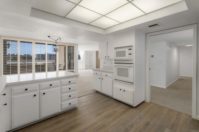 Detail Gallery Image 2 of 35 For 2420 Torrey Pines Rd #B303,  La Jolla,  CA 92037 - 2 Beds | 2 Baths