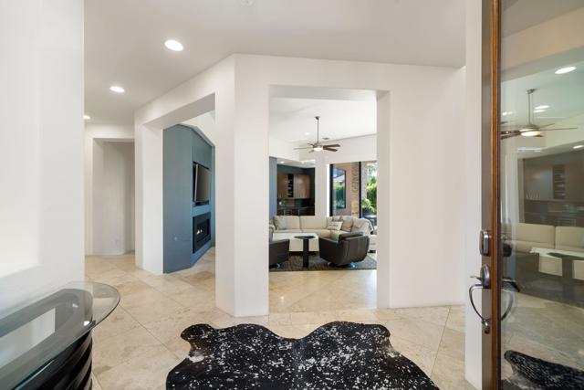 79935 Via Maravilla, La Quinta CA: https://media.crmls.org/mediaz/f243ece1-3e45-4738-8186-7cf3e5e990ee.jpg