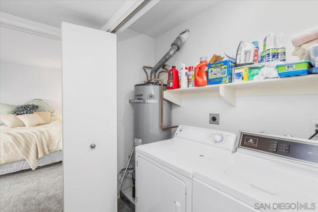 4145 Porte De Merano, San Diego CA: https://media.crmls.org/mediaz/f244ca47-7ea5-4854-8649-a63a8eb547b3.jpg