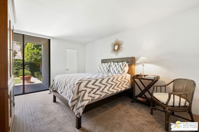 1860 Via Isla, Palm Springs CA: https://media.crmls.org/mediaz/f244ce78-0940-46bb-a1f5-710f811c95ec.jpg