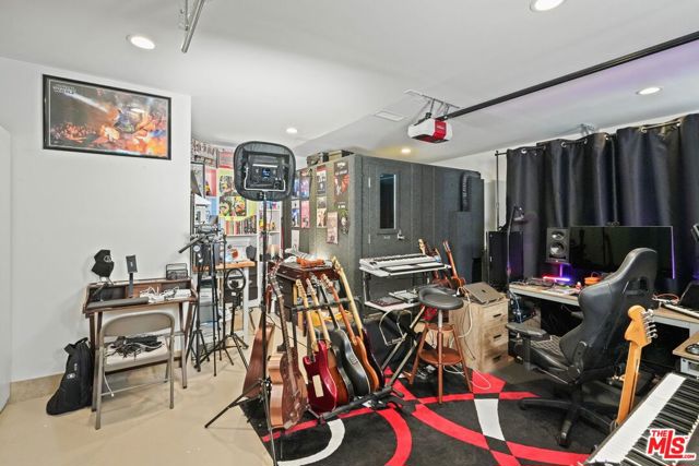 7152 Pomelo Drive, West Hills CA: https://media.crmls.org/mediaz/f2450b2d-7714-466e-8d60-8199eb7d0f4d.jpg