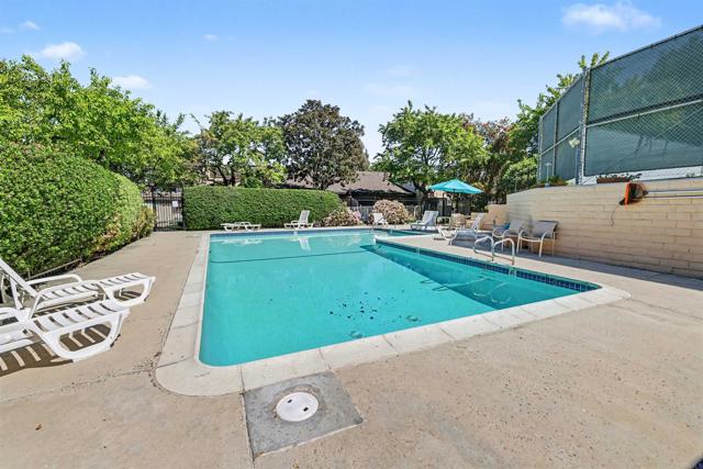 Detail Gallery Image 26 of 28 For 4640 Coralwood Cir, Carlsbad,  CA 92008 - 2 Beds | 2/1 Baths