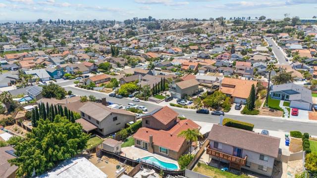 7439 Carrie Ridge Way, San Diego CA: https://media.crmls.org/mediaz/f247ef4b-7e20-4229-9ba5-1e885d70f9a7.jpg