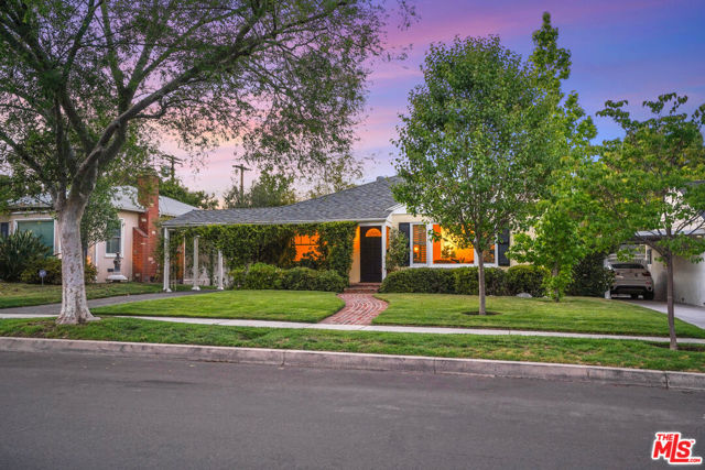 11621 ADDISON Street photo 2