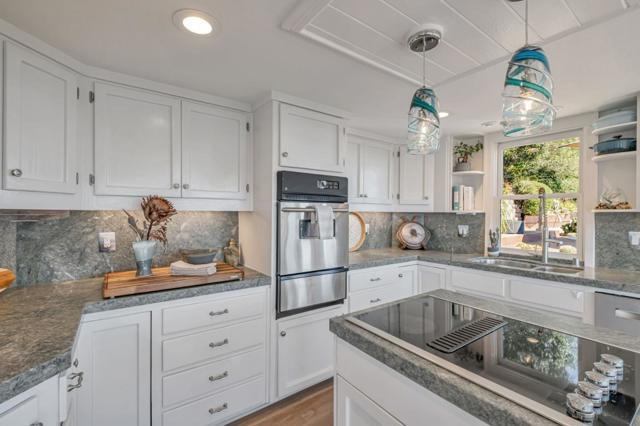 3300 Crystal Heights Drive, Soquel CA: https://media.crmls.org/mediaz/f248a0b4-c2e8-4d37-9769-8ba30bff8af7.jpg