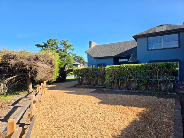 370 Burning Tree Court, Half Moon Bay CA: https://media.crmls.org/mediaz/f248ca6b-84ef-4dd4-8490-db91ef8343c0.jpg