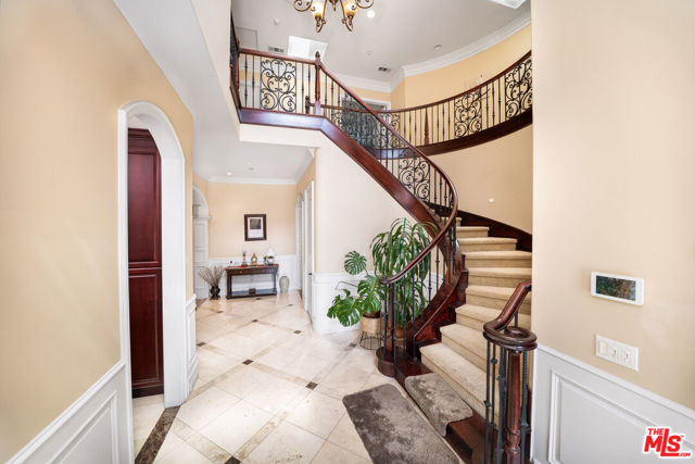 1036 Louise Avenue, Arcadia CA: https://media.crmls.org/mediaz/f248e678-92de-43e3-948d-83d0c9aaec5e.jpg