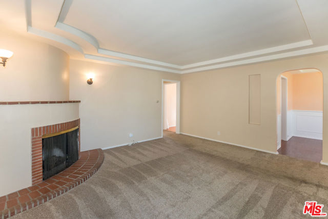 11750 Tennessee Avenue, Los Angeles CA: https://media.crmls.org/mediaz/f24ac22b-3918-4c34-99c3-c721ccb3b5d1.jpg