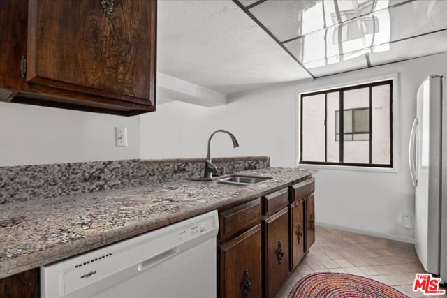 10535 Wilshire Boulevard, Los Angeles CA: https://media.crmls.org/mediaz/f24adb54-01a3-4e4f-b509-12d63904c6e3.jpg