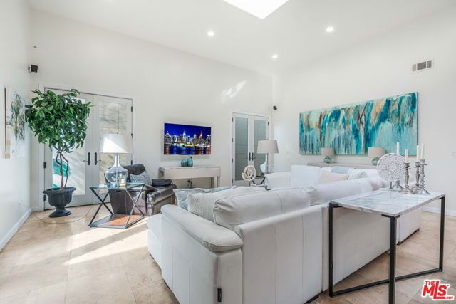 3718 S Barrington Avenue, Los Angeles CA: https://media.crmls.org/mediaz/f24aeeb4-b3c5-4daf-a3e6-be5320ae8f28.jpg