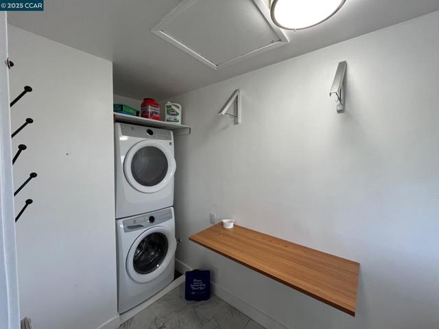 620 Kentucky St, Vallejo CA: https://media.crmls.org/mediaz/f24b9776-1ed8-4c04-b812-ead76671f810.jpg