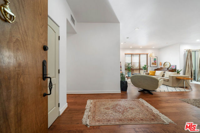 10913 Whipple Street, 205 photo 4