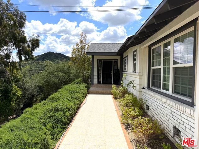 Image 1 of 31 For 3759 Lockerbie Lane