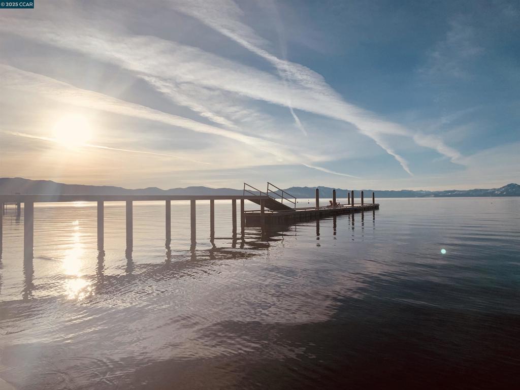 https://media.crmls.org/mediaz/f24c1ae4-5116-49a2-a57b-759754d54773.jpg?preset=X-Large