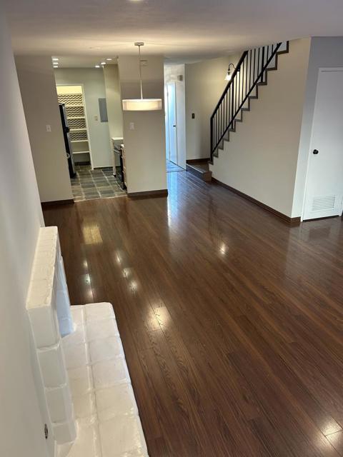 940 Peninsula Avenue, San Mateo CA: https://media.crmls.org/mediaz/f24c4614-20bb-4326-82e9-ddbb10b7a4a5.jpg