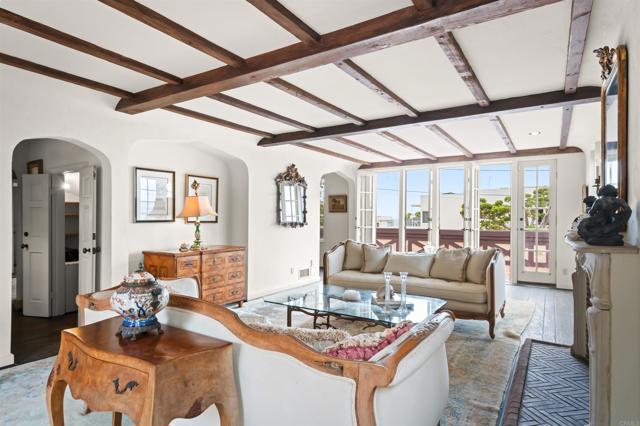 Detail Gallery Image 15 of 60 For 1879 Viking Way, La Jolla,  CA 92037 - 5 Beds | 5/1 Baths