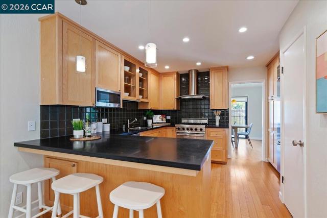 7 Doral Dr, Moraga CA: https://media.crmls.org/mediaz/f24cba86-04d2-4896-92f1-998f1fd3fbc3.jpg