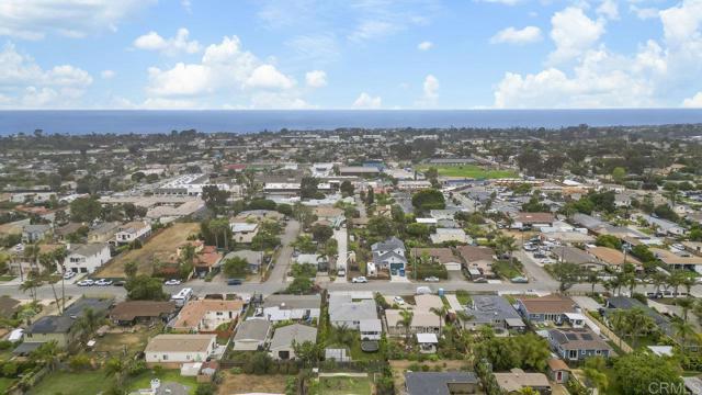 1105 Evergreen Drive, Encinitas CA: https://media.crmls.org/mediaz/f24cc05c-7938-4135-b2e2-cecfffcf6572.jpg