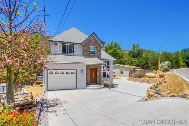 210 Frances Dr, El Cajon CA: https://media.crmls.org/mediaz/f24d0320-42d2-423a-8d01-9189c585e03d.jpg