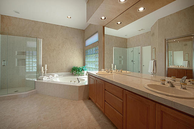 379 Tomahawk Drive, Palm Desert CA: https://media.crmls.org/mediaz/f24d0cfc-ca60-468d-92df-f1988a50685b.jpg