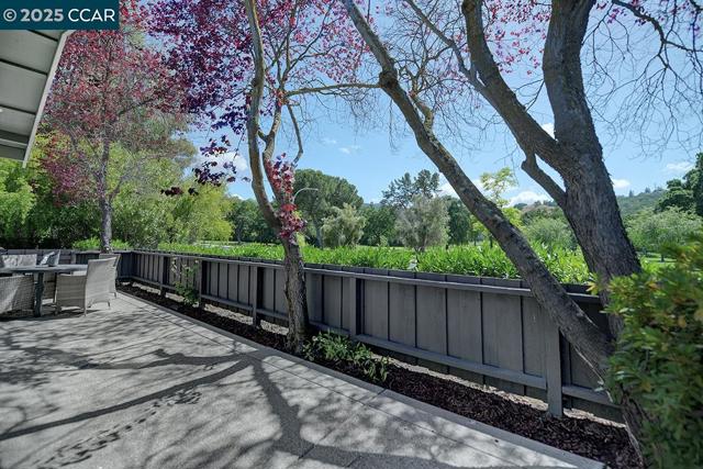 2504 Saklan Indian Dr, Walnut Creek CA: https://media.crmls.org/mediaz/f24f90d1-a9ce-4928-95e4-92d6cad9c027.jpg