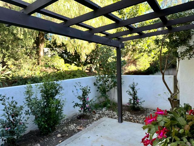 12780 Avenida La Valencia, San Diego CA: https://media.crmls.org/mediaz/f24fe1b0-3acd-421e-beb7-560288cc4f46.jpg