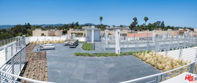 Drew Fenton | 625 S BARRINGTON Avenue Los Angeles CA | MLS: 7528204