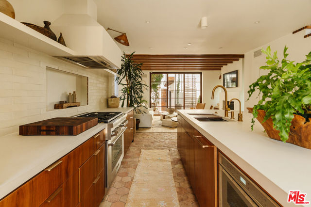 751 Ozone Street photo 9