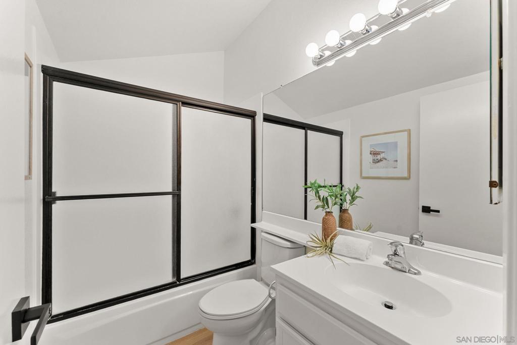 MLS #250029701SD img 23