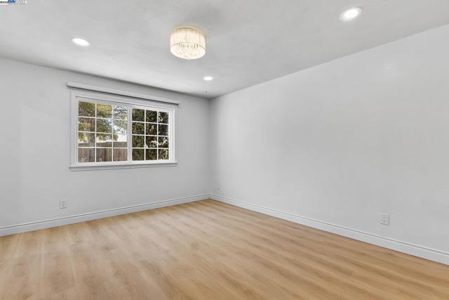 3481 Michael Pl, Bay Point CA: https://media.crmls.org/mediaz/f2516913-65e2-4d73-a25b-66b5636873ae.jpg